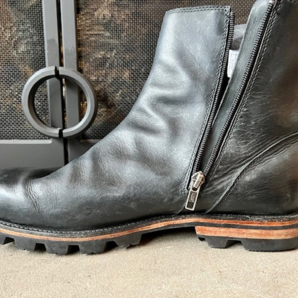 Men's Ugg 8" high, Black Leather Zippered Boot